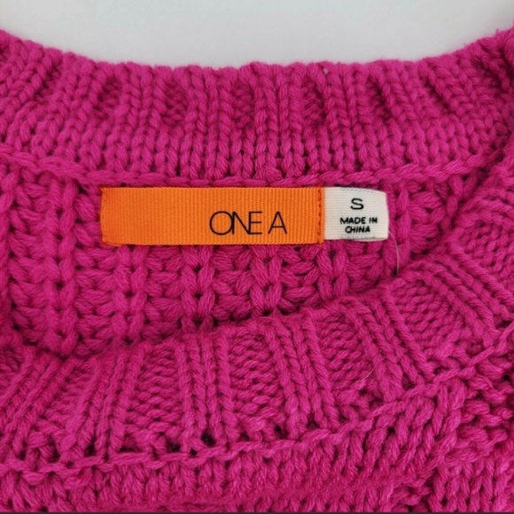 ONE A Knit Crew Neck Sweater Rose Violet Womens Small - Picture 3 of 4